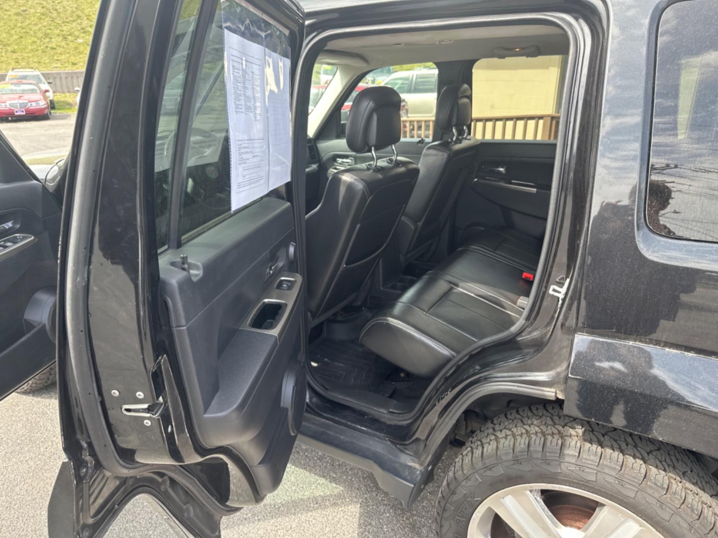 2012 Black Jeep Liberty Limited Jet 4WD (1C4PJMFK8CW) with an 3.7L V6 SOHC 12V engine, 4-Speed Automatic transmission, located at 5700 Curlew Drive, Norfolk, VA, 23502, (757) 455-6330, 36.841885, -76.209412 - Photo#8